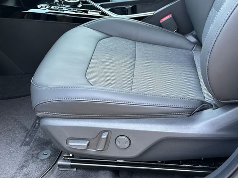 New 2026 Kia Niro Wind image 21