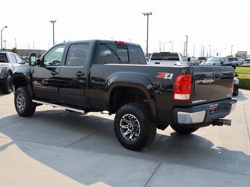 Used 2008 GMC Sierra 2500 SLT w/ Z71 Off-Road Package image 5