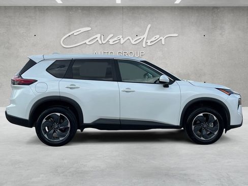 Certified 2024 Nissan Rogue SV image 17