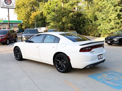 Used 2019 Dodge Charger SXT w/ Plus Group image 5