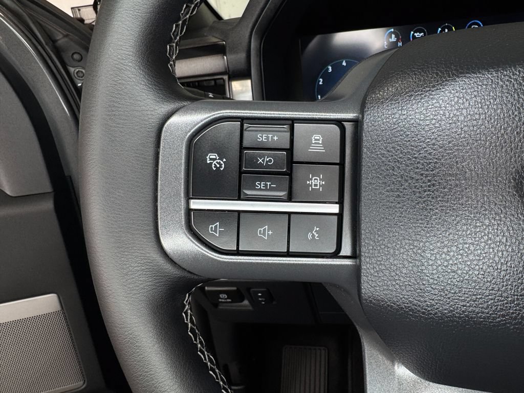 Used 2025 Ford F150 Lariat AWD/4WD image 17