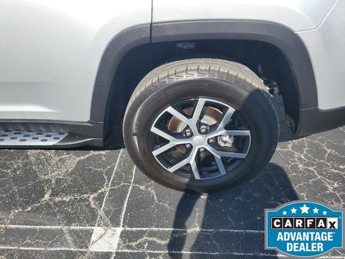 Used 2025 Jeep Grand Cherokee Limited image 22