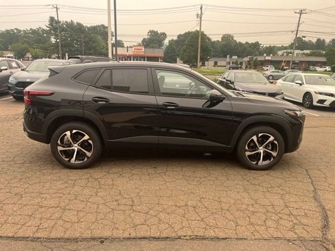 Used 2024 Chevrolet Trax RS w/ Driver Confidence Package FWD image 19