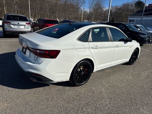 Certified 2025 Volkswagen Jetta GLI Autobahn w/ GLI Black Package image 9