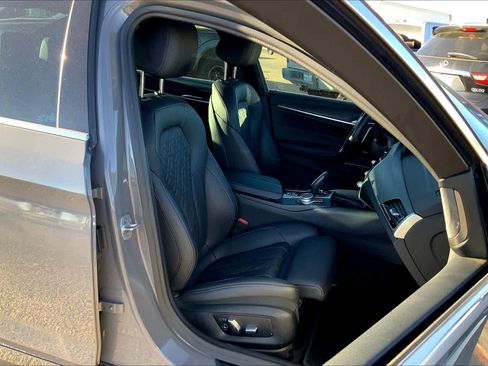 Used 2022 BMW 530i xDrive image 8