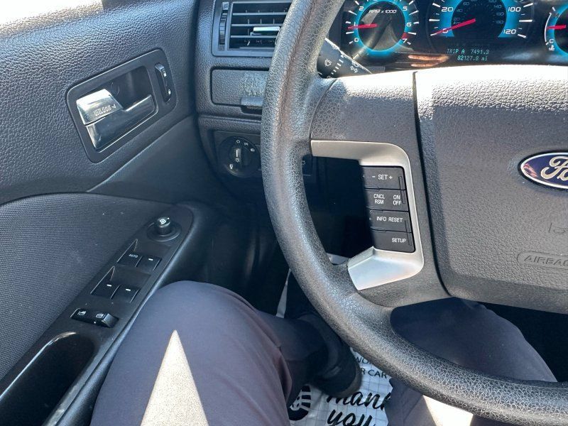 Used 2010 Ford Fusion SE FWD image 12
