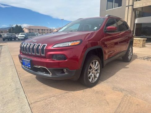 Used 2017 Jeep Cherokee Limited AWD/4WD image 4
