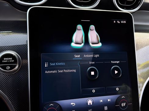 Used 2024 Mercedes-Benz GLC 300 image 14