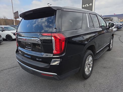 Used 2024 GMC Yukon SLT AWD/4WD image 3