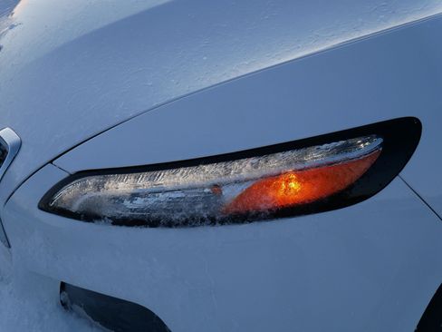 Used 2018 Jeep Cherokee Limited image 16