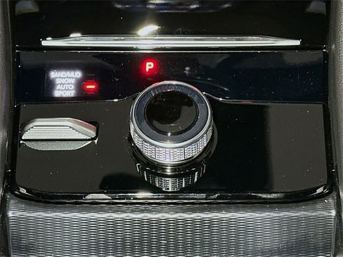 New 2025 Jeep Grand Cherokee Limited w/ Luxury Tech Group II image 11