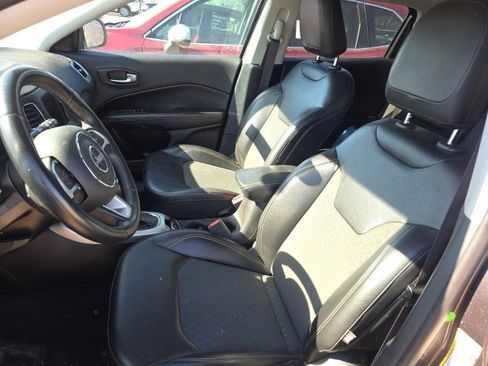 Used 2019 Jeep Compass Latitude image 4