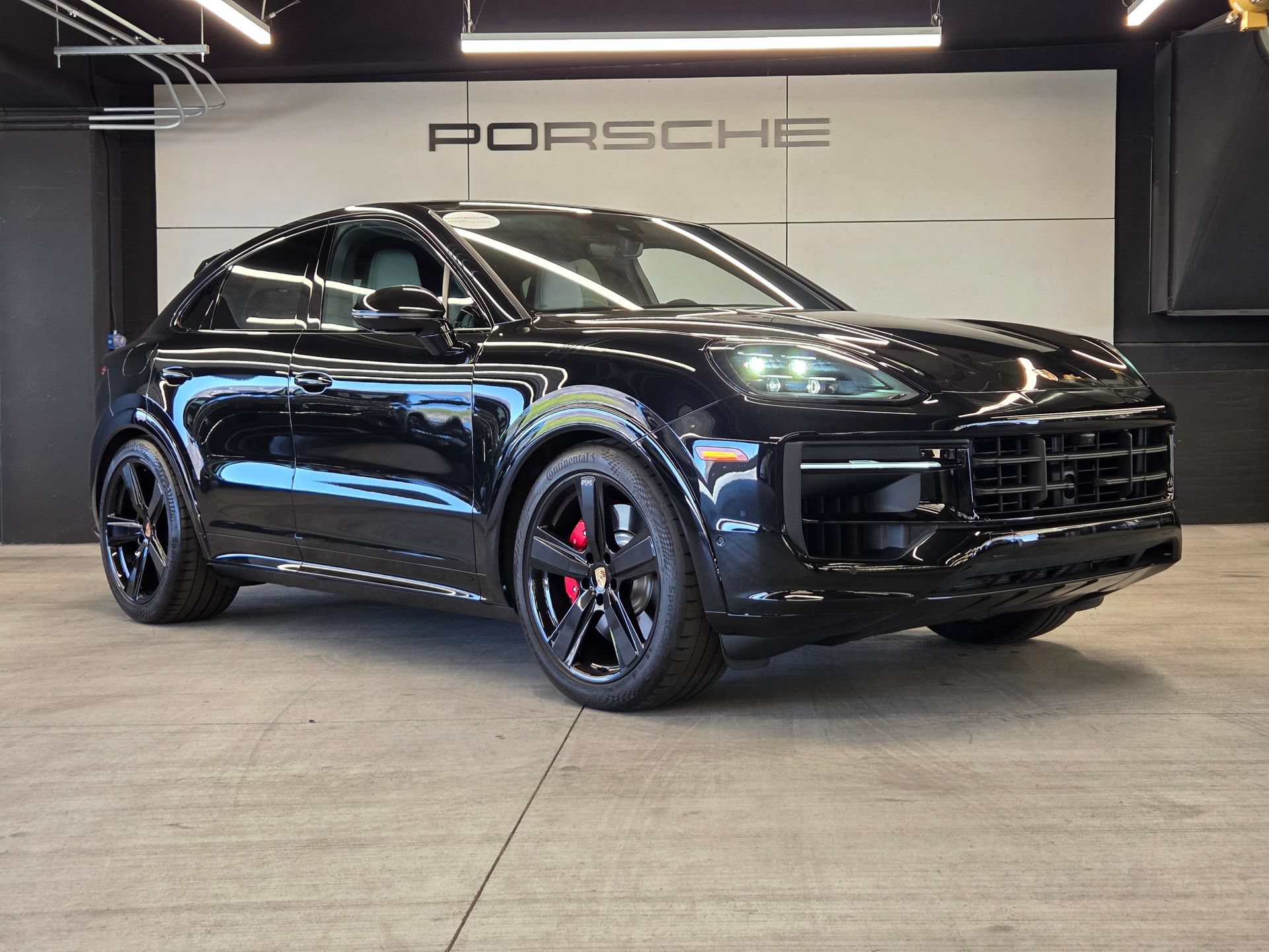 Certified 2025 Porsche Cayenne GTS AWD/4WD image 30