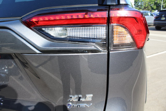 Certified 2025 Toyota RAV4 XLE AWD/4WD image 15
