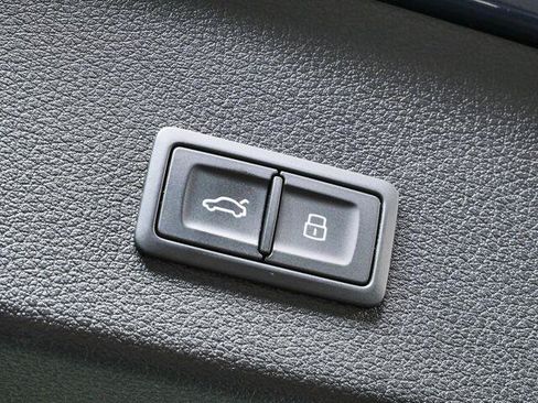 Used 2023 Audi e-tron S Prestige w/ Prestige Package AWD/4WD image 30
