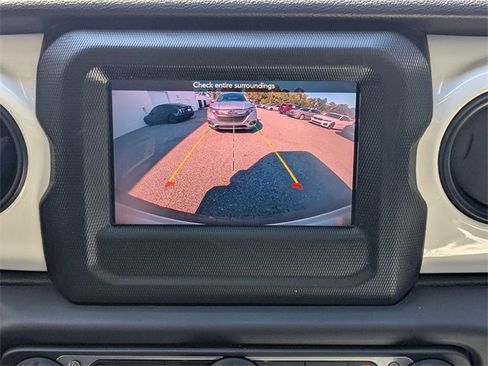 Used 2021 Jeep Wrangler Unlimited Islander image 30