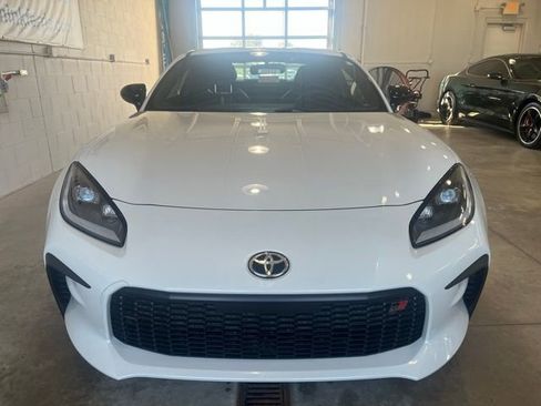 New 2025 Toyota GR86 Premium image 8