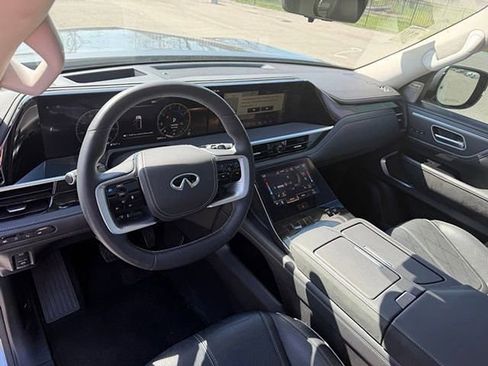 Certified 2025 INFINITI QX80 Sensory image 12