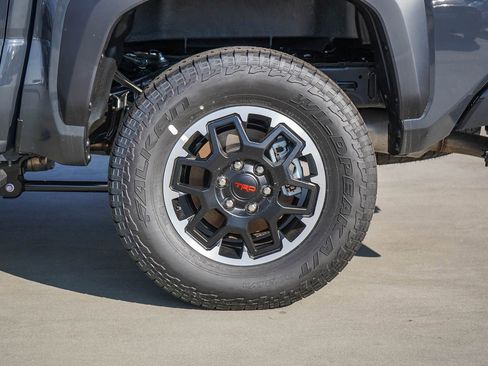 New 2025 Toyota Tacoma TRD Off-Road image 6