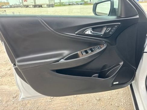 Used 2024 Chevrolet Malibu LT FWD image 18