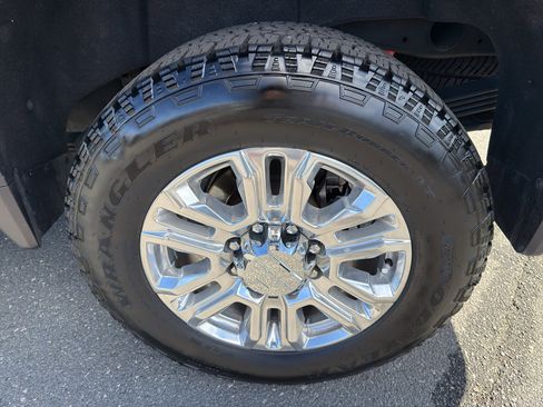 Used 2023 GMC Sierra 2500 Denali w/ Denali Ultimate Package image 39