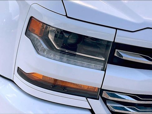 Used 2018 Chevrolet Silverado 1500 LT w/ All Star Edition AWD/4WD image 26