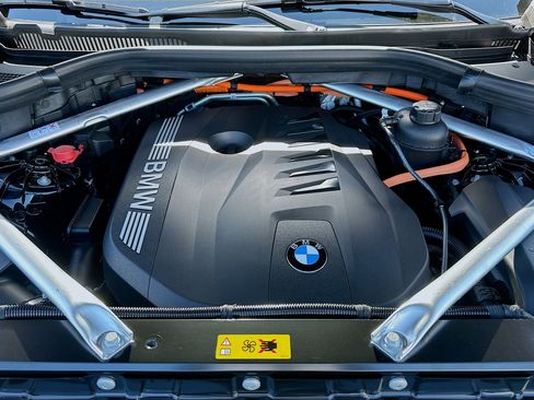 Used 2026 BMW X5 xDrive50e w/ M Sport Package image 25