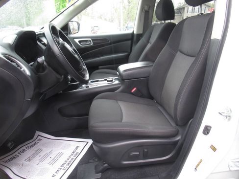 Used 2020 Nissan Pathfinder SV AWD/4WD image 18