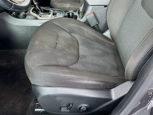 Used 2017 Jeep Cherokee 75th Anniversary AWD/4WD image 20