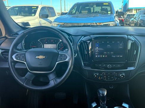 Certified 2022 Chevrolet Traverse LT image 24