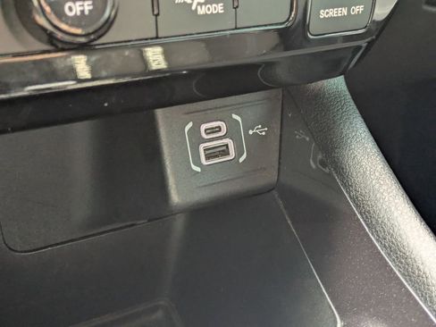 Used 2025 Jeep Compass Sport w/ Mopar Graphics Package image 26