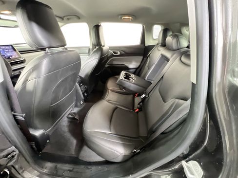 Used 2022 Jeep Compass Latitude image 22