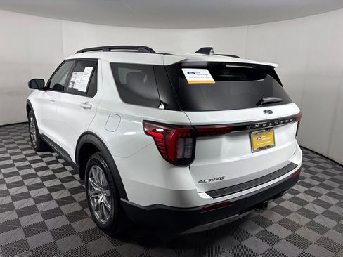 Certified 2025 Ford Explorer Active w/ Active Comfort Package image 5