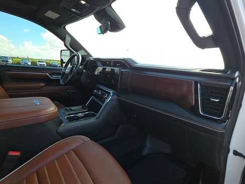 Used 2024 GMC Sierra 2500 Denali Ultimate w/ Max Trailering Package AWD/4WD image 19