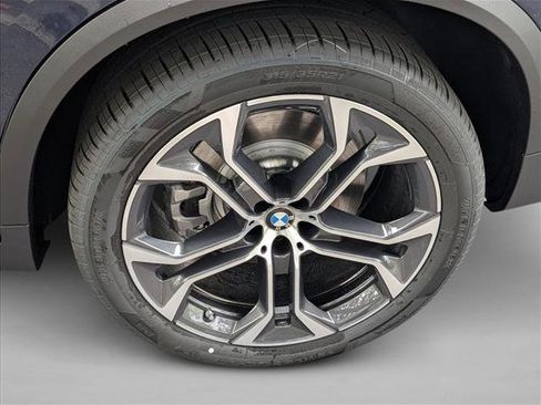 New 2026 BMW X5 xDrive50e image 10