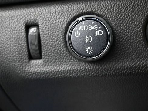 Used 2019 Chevrolet Colorado Z71 AWD/4WD image 19