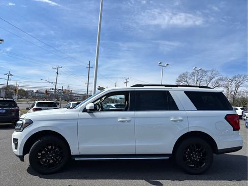 Used 2023 Ford Expedition XLT image 6