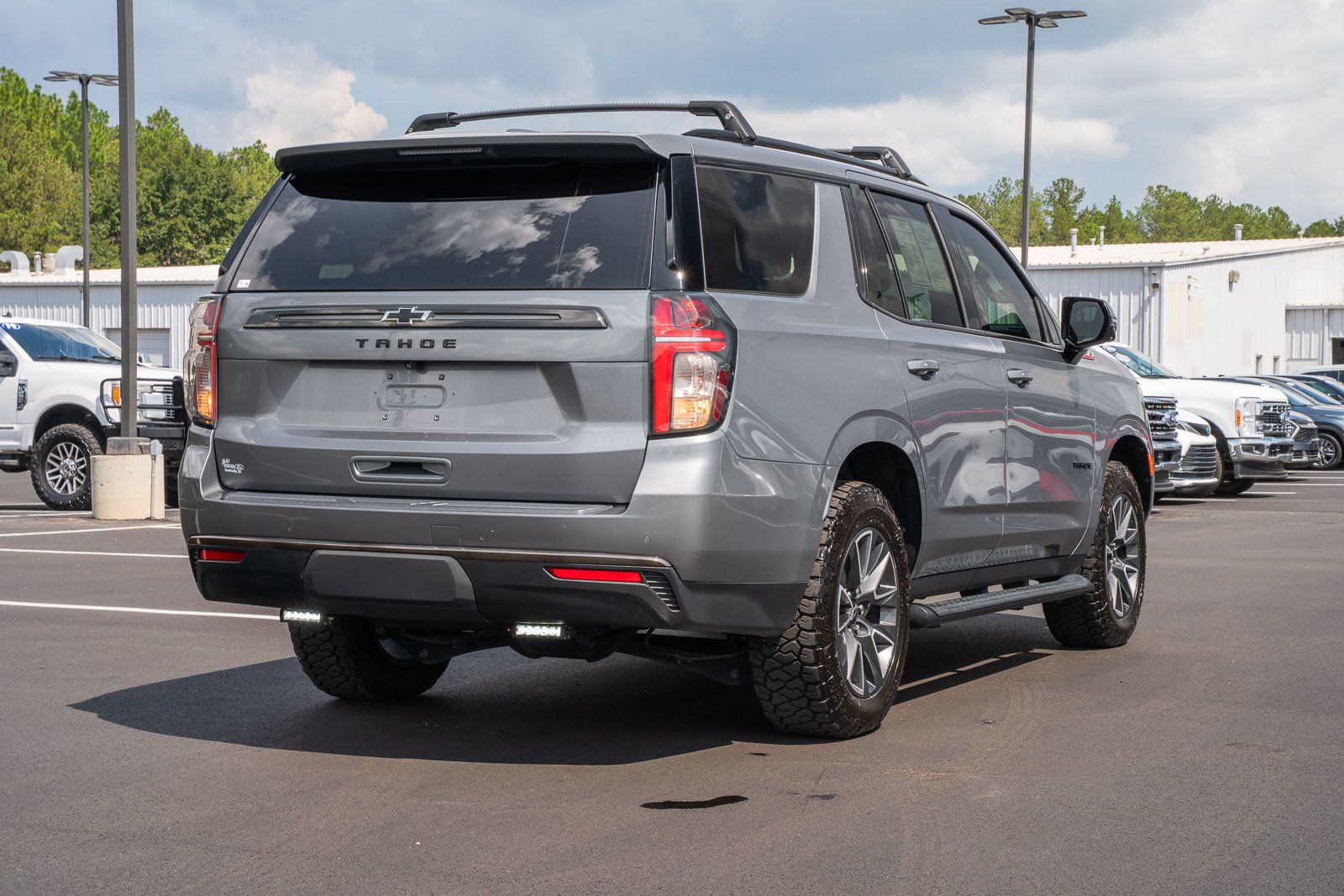 Used 2021 Chevrolet Tahoe Z71 w/ Z71 Off-Road Package AWD/4WD image 9