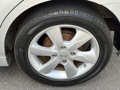 Used 2010 Nissan Versa SL w/ Premium Pkg image 15