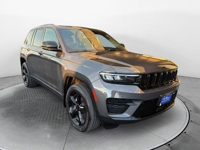 Used 2023 Jeep Grand Cherokee Altitude