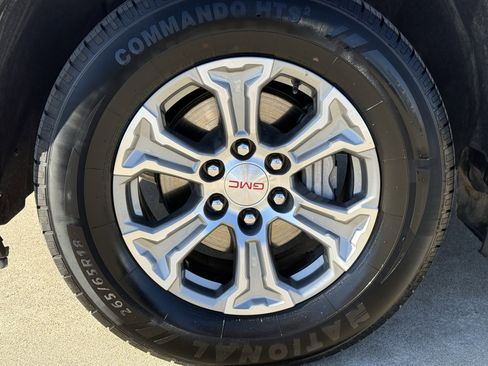 Used 2024 GMC Sierra 1500 SLT image 9