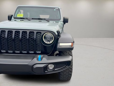 Used 2023 Jeep Wrangler Unlimited w/ Cold Weather Group AWD/4WD image 25