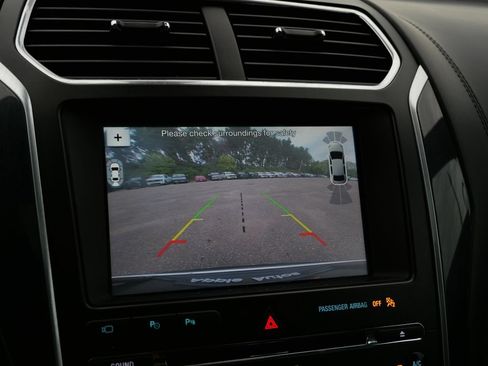 Certified 2018 Ford Explorer Platinum AWD/4WD image 27