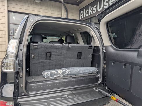 Used 2017 Lexus GX 460 Premium image 27