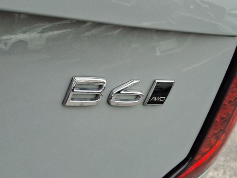 Certified 2025 Volvo XC90 B6 Plus image 30