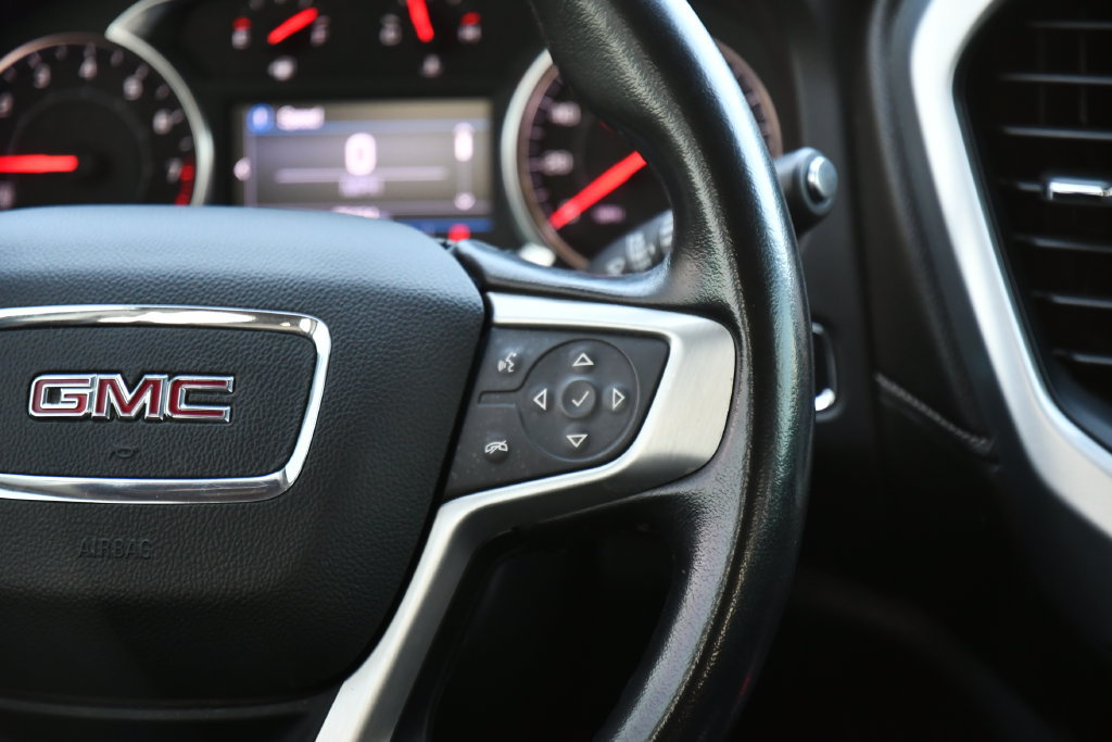 Used 2020 GMC Acadia SLE w/ Driver Convenience Package FWD image 26