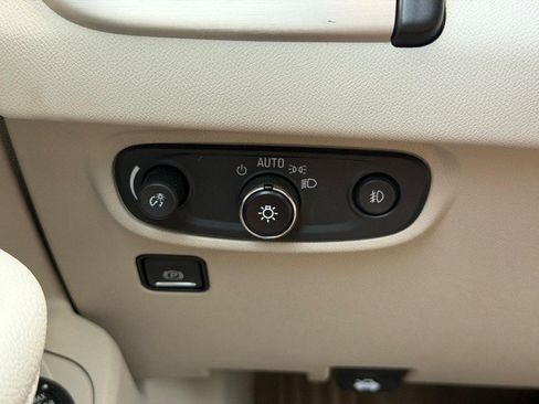Used 2020 GMC Terrain Denali w/ Denali Premium Package AWD/4WD image 17