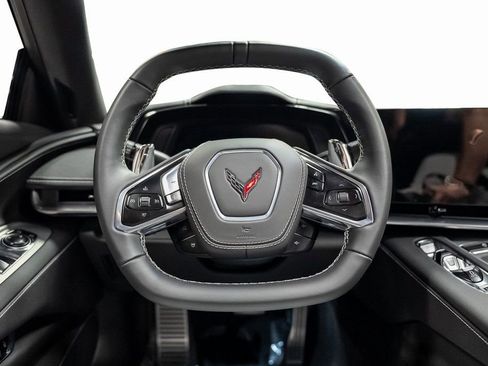 Used 2025 Chevrolet Corvette Stingray Coupe image 38