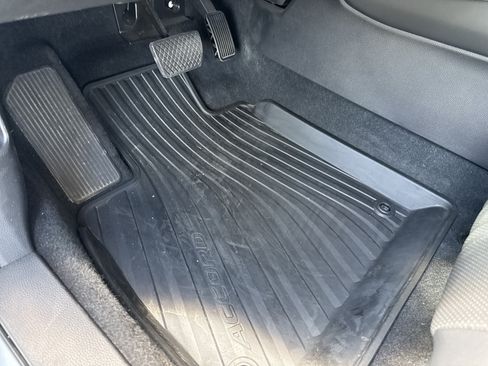 Used 2019 Honda Accord Touring image 15