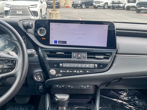 Certified 2025 Lexus ES 300h w/ Premium Package image 12